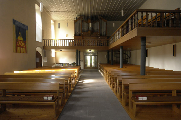 Blick vom Altar zur Orgel